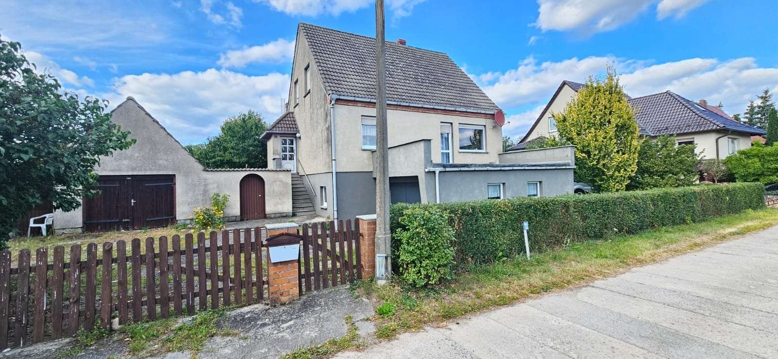 Haus seitlich Haus seitlich - Einfamilienhaus in 16945 Meyenburg mit 101m² kaufen