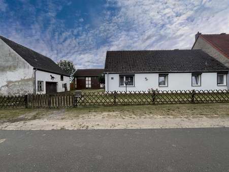 Gesamtansicht - Einfamilienhaus in 16866 Kyritz mit 85m² kaufen