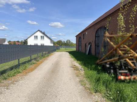 Einfahrt zum Grundstück - Grundstück in 16866 Kyritz mit 800m² kaufen