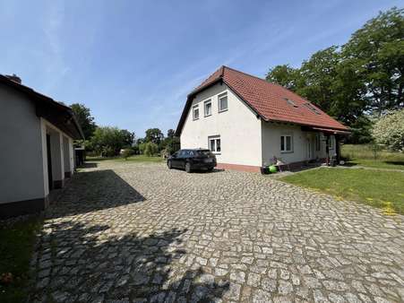 Hofeinfahrt - Einfamilienhaus in 16845 Dessow mit 160m² kaufen