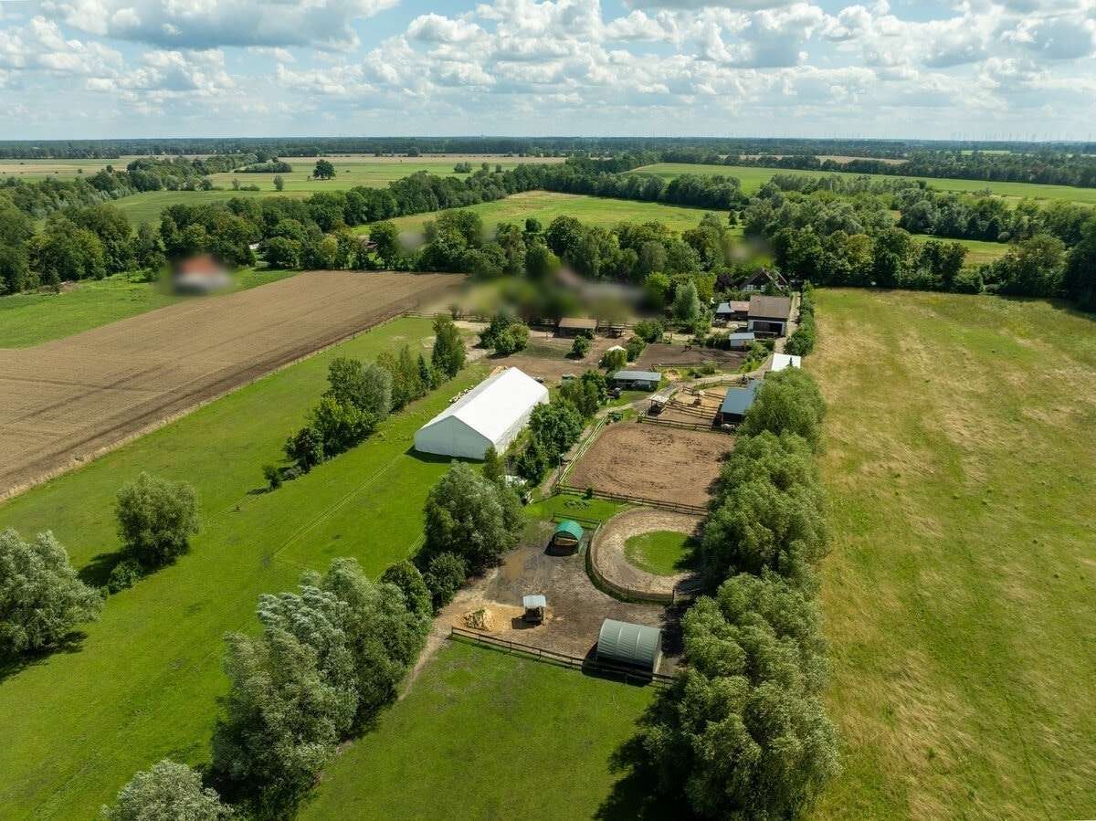 Gesamtansicht Hof Gesamtansicht Hof - Einfamilienhaus in 16833 Königshorst mit 270m² kaufen