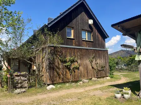  Haus mit neuem Dach & großem Grundstück