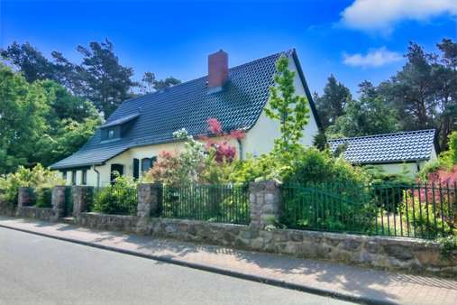 Hausansicht Hausansicht - Einfamilienhaus in 16230 Britz mit 173m² kaufen