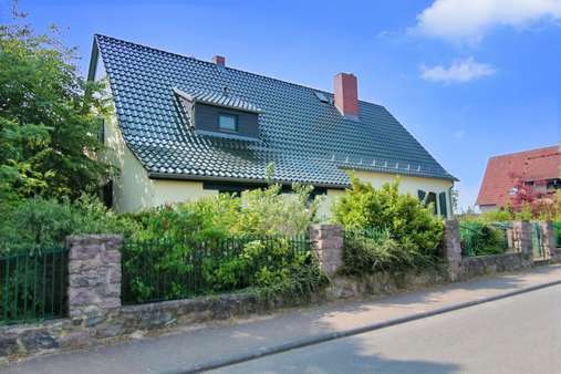 Hausansicht Hausansicht - Einfamilienhaus in 16230 Britz mit 173m² kaufen
