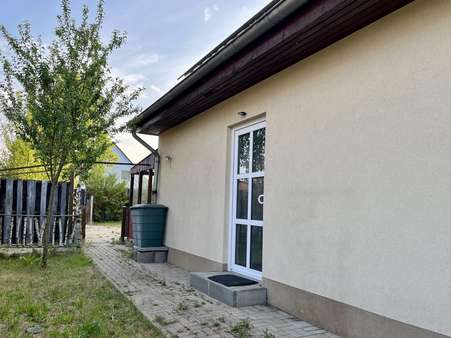 Außenansicht Außenansicht - Einfamilienhaus in 13127 Berlin mit 110m² kaufen
