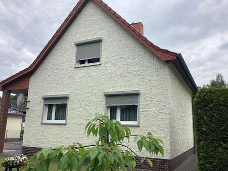 Seitenansicht rechts - Einfamilienhaus in 16341 Panketal mit 80m² kaufen