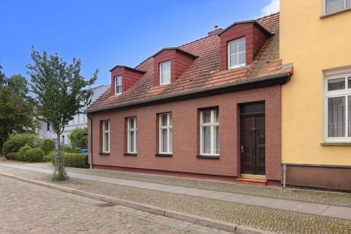 Aussenansicht - Einfamilienhaus in 16225 Eberswalde mit 150m² kaufen