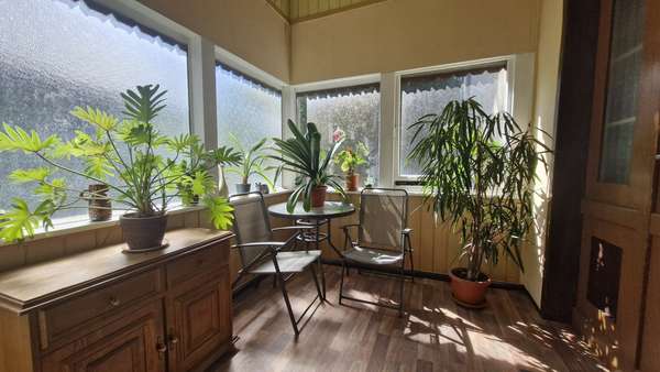 Veranda Hauseingang - Mehrfamilienhaus in 15537 Erkner mit 250m² kaufen