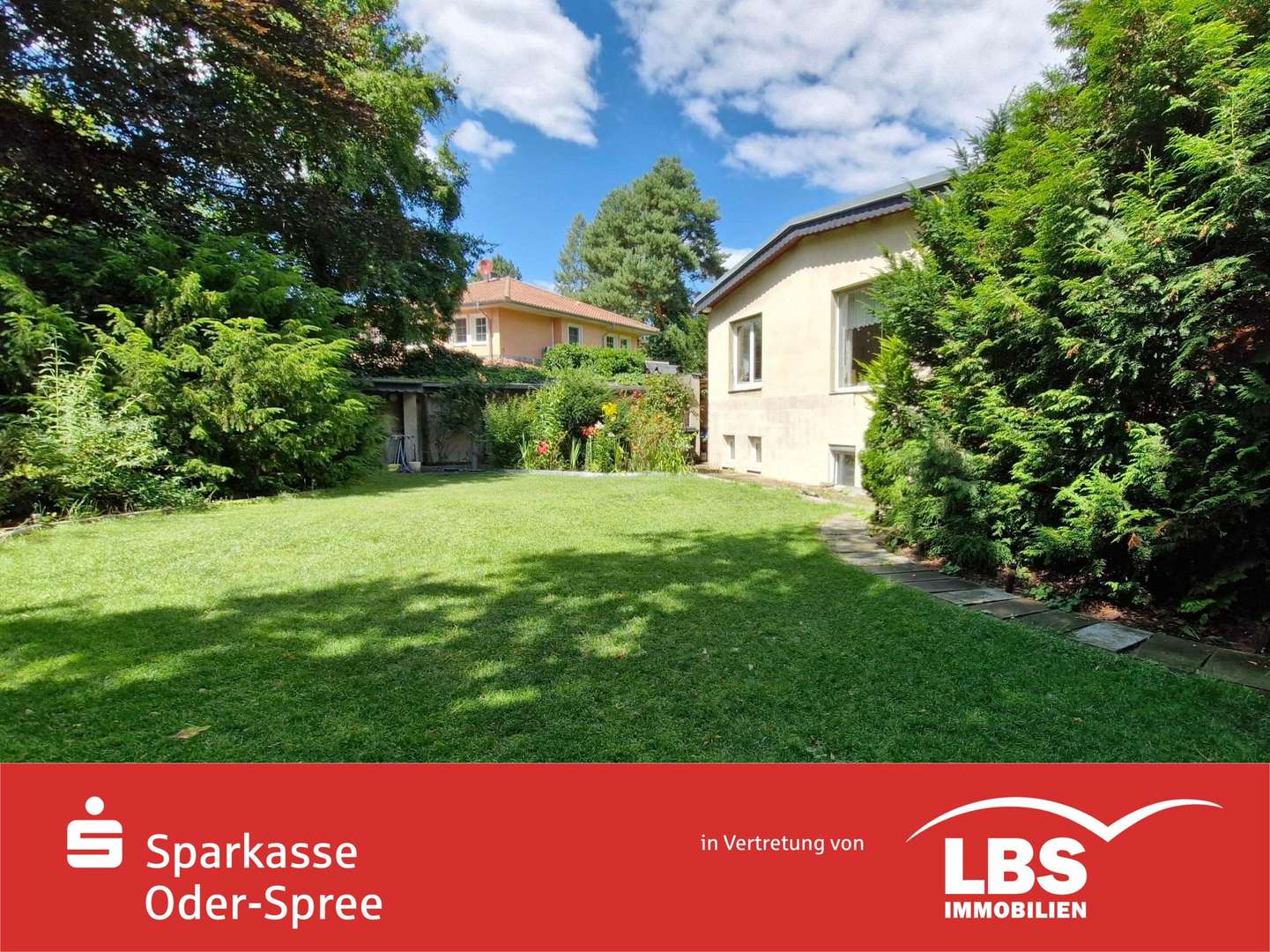 seitliche Gartenansicht seitliche Gartenansicht - Einfamilienhaus in 12527 Berlin mit 139m² kaufen