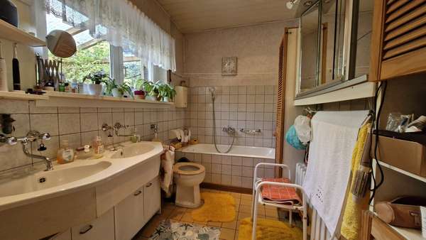 Badezimmer Badezimmer - Einfamilienhaus in 12527 Berlin mit 139m² kaufen