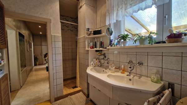 Badezimmer II Badezimmer II - Einfamilienhaus in 12527 Berlin mit 139m² kaufen