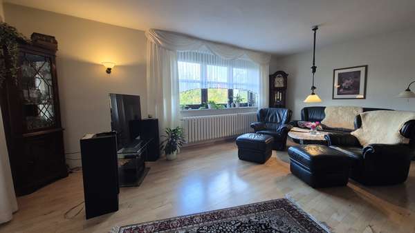 Wohnzimmer - Reihenendhaus in 15234 Frankfurt mit 151m² kaufen