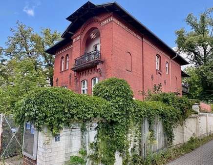 Mehrfamilienhaus in 12207 Berlin mit 350m² kaufen