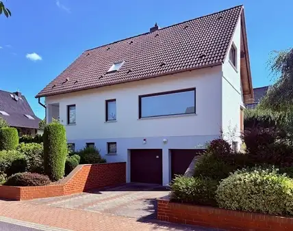 EFH mit Doppelgarage zu verkaufen