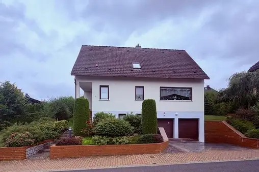 EFH mit Doppelgarage zu verkaufen