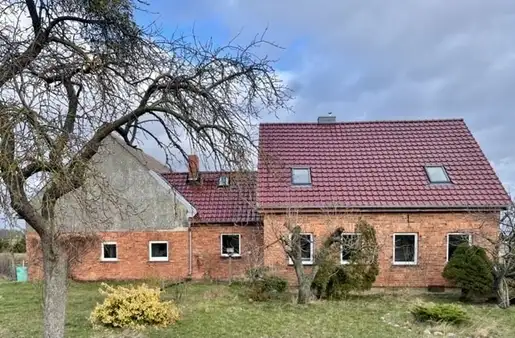 Einfamilienhaus mit Anbau und Stall zu verkaufen