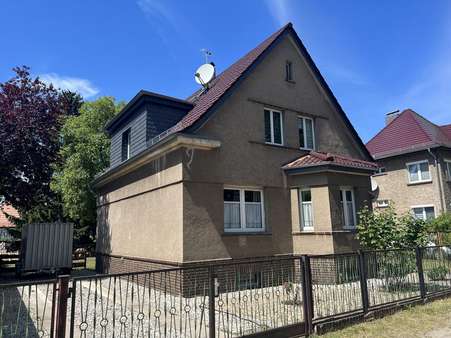 Ansicht Südost - Einfamilienhaus in 03048 Cottbus mit 125m² kaufen