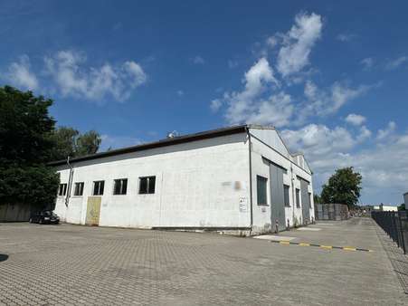 Hallen im vorderen Bereich, vermietet - Produktion in 03172 Guben mit 4728m² kaufen