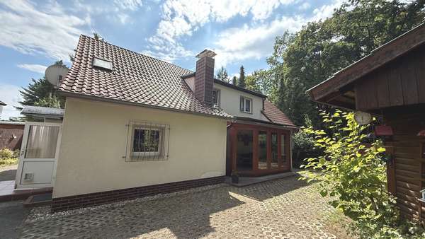 Hofansicht - Einfamilienhaus in 03119 Welzow mit 151m² kaufen