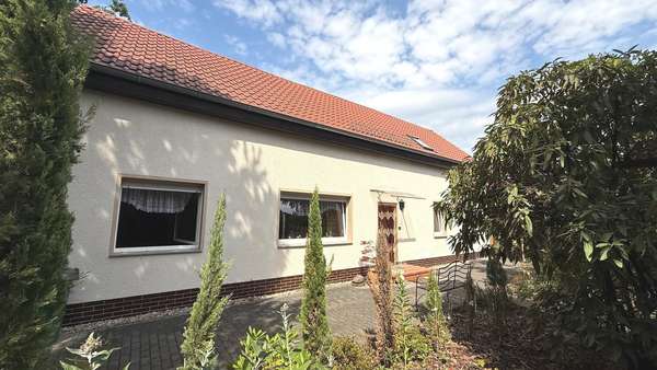 Vorderansicht - Einfamilienhaus in 03119 Welzow mit 151m² kaufen