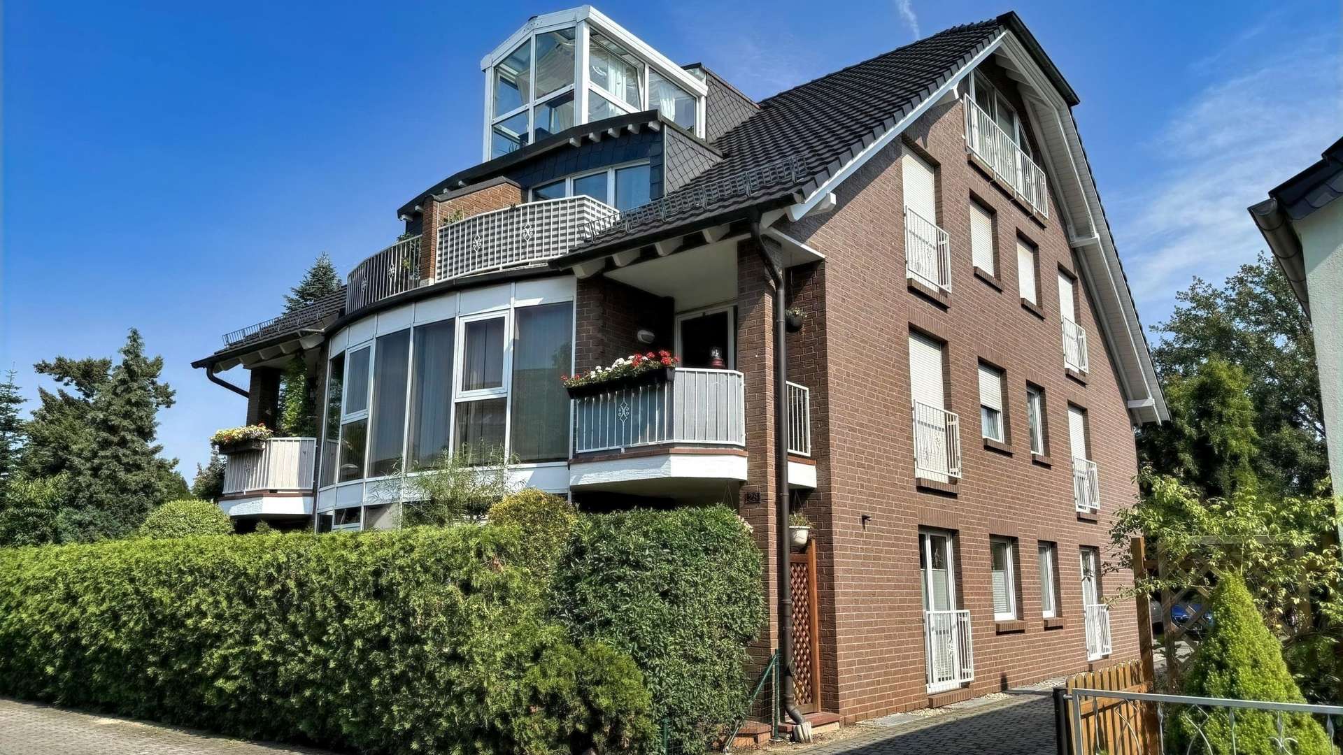 Gebäudeansicht Südost - Maisonette-Wohnung in 03050 Cottbus mit 116m² kaufen