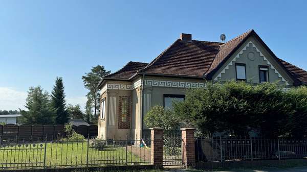 Straßenansicht 2 - Einfamilienhaus in 03149 Forst mit 135m² kaufen