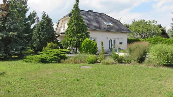 schöner Vorgarten - Einfamilienhaus in 02979 Elsterheide mit 120m² kaufen