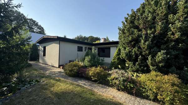 Ansicht Südost Ansicht Südost - Bungalow in 03051 Cottbus mit 103m² kaufen