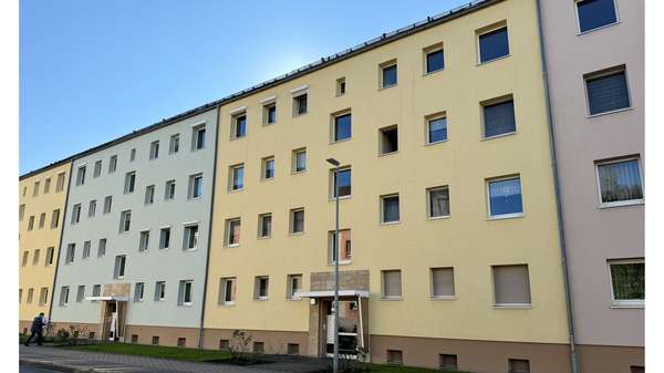 Straßenansicht - Etagenwohnung in 03149 Forst mit 60m² kaufen