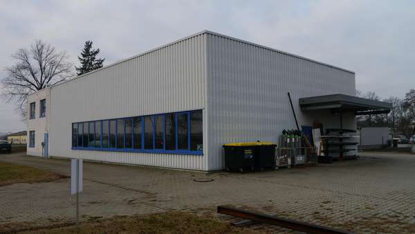 Süd-Ostansicht - Halle in 03044 Cottbus mit 465m² kaufen