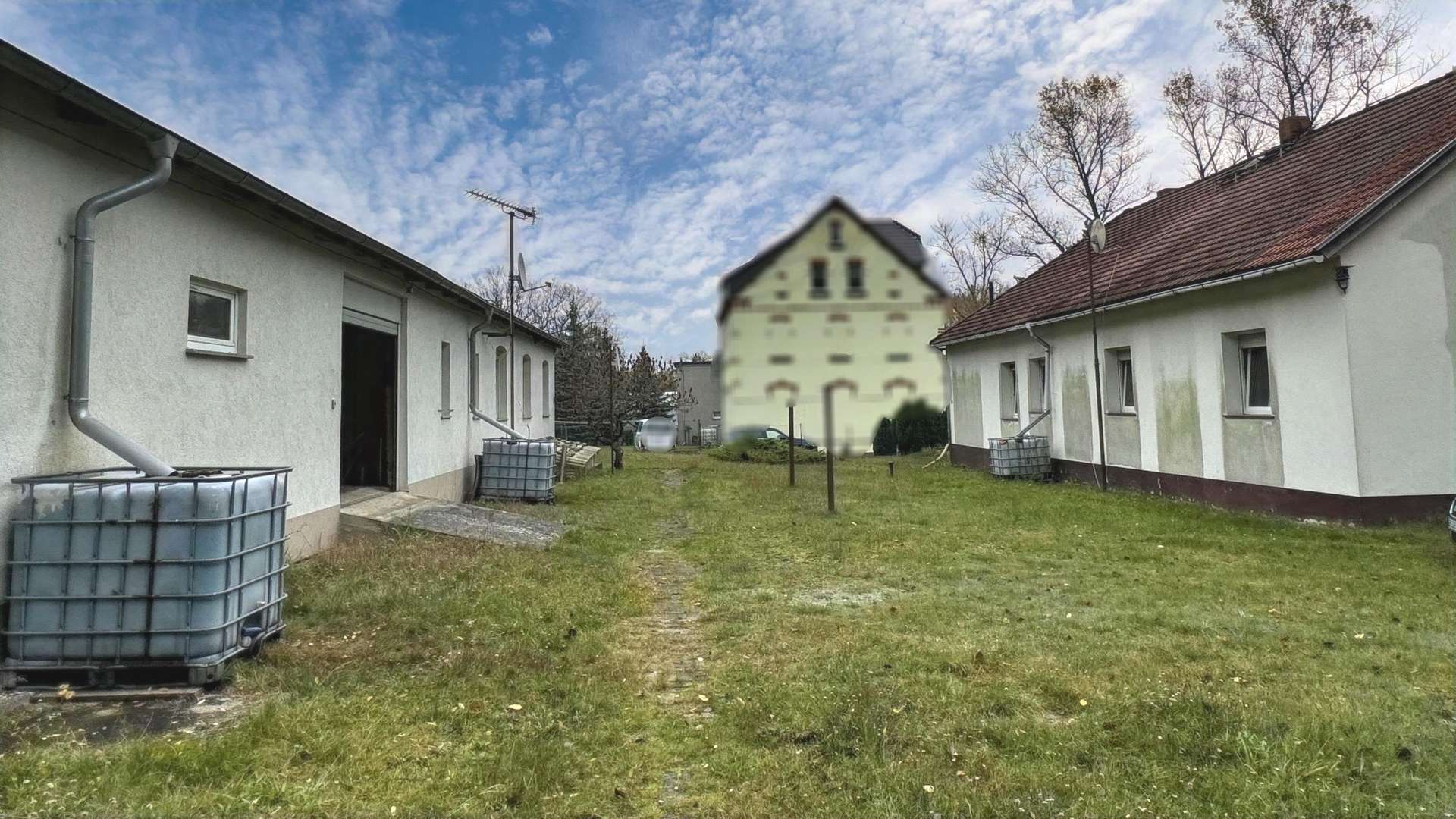 Haus 1 und 2 - Hofseite Haus 1 und 2 - Hofseite - Zweifamilienhaus in 03159 Neiße-Malxetal mit 315m² kaufen