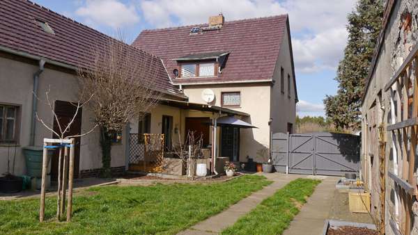 Hofansicht - Einfamilienhaus in 03149 Forst mit 130m² kaufen