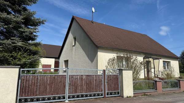 Straßenansicht - Einfamilienhaus in 03172 Guben mit 110m² kaufen