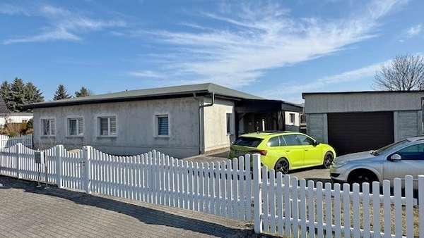 Straßenansicht - Bungalow in 03172 Schenkendöbern mit 182m² kaufen