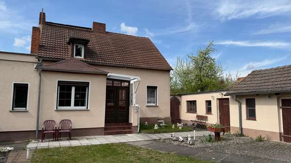 Hofansicht - Einfamilienhaus in 03130 Spremberg mit 140m² kaufen