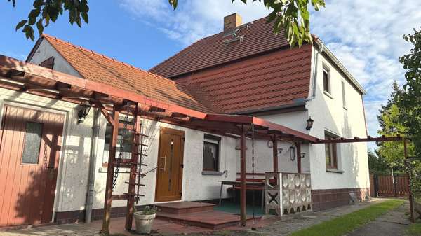 Hofansicht - Doppelhaushälfte in 03119 Welzow mit 81m² kaufen