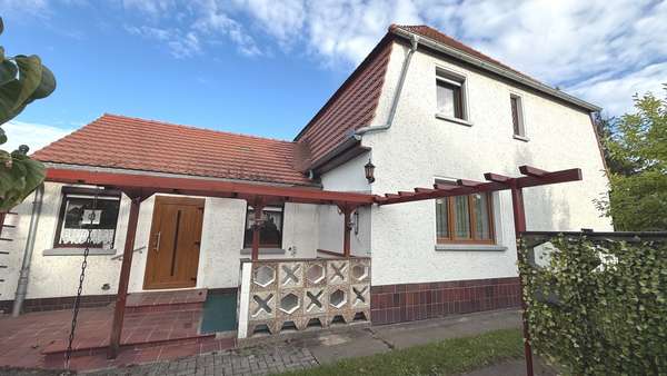 Hofeinfahrt - Doppelhaushälfte in 03119 Welzow mit 81m² kaufen