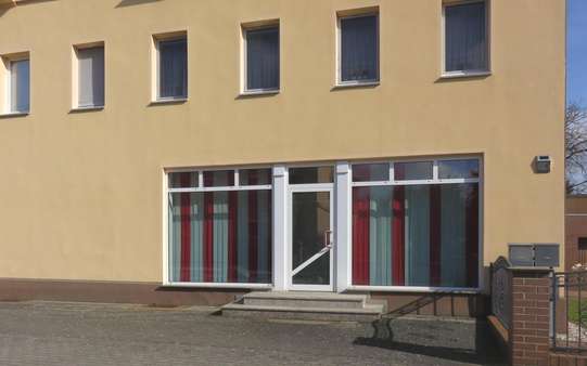 Zugang zur Einheit - Ladenlokal in 03119 Welzow mit 70m² mieten