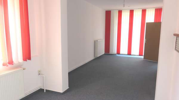großes Büro - Ladenlokal in 03119 Welzow mit 70m² mieten