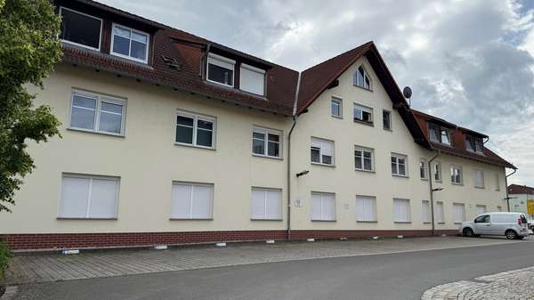 Rückansicht mit Parkflächen Rückansicht mit Parkflächen - Bürohaus in 03130 Spremberg mit 298m² kaufen