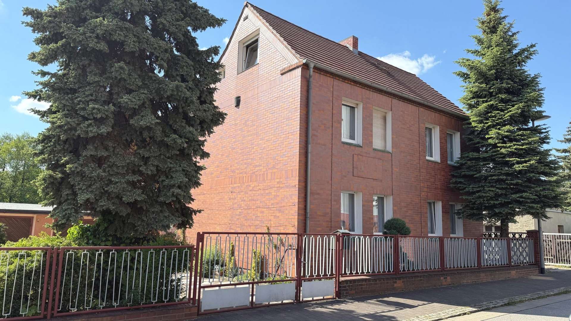 Straßenansicht - Einfamilienhaus in 03130 Spremberg mit 125m² kaufen