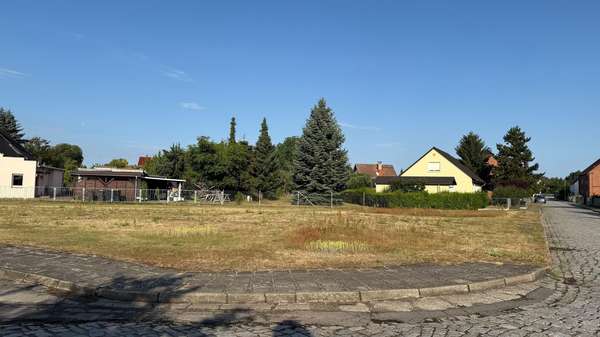 Straßenansicht Straßenansicht - Grundstück in 03130 Spremberg mit 1437m² kaufen
