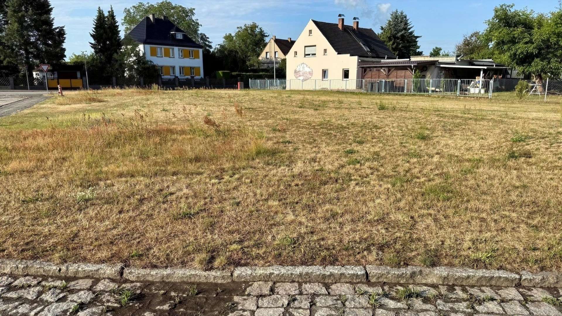 Straßenansicht Straßenansicht - Grundstück in 03130 Spremberg mit 1437m² kaufen
