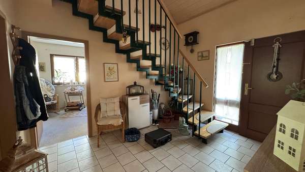 großer Eingangsbereich großer Eingangsbereich - Einfamilienhaus in 03149 Forst mit 134m² kaufen