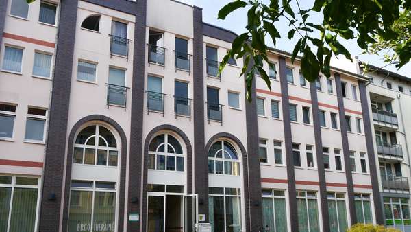Straßenansicht Straßenansicht - Dachgeschosswohnung in 03048 Cottbus mit 63m² kaufen