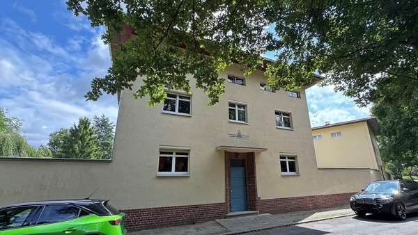 Straßenansicht Straßenansicht - Zweifamilienhaus in 03149 Forst mit 170m² kaufen
