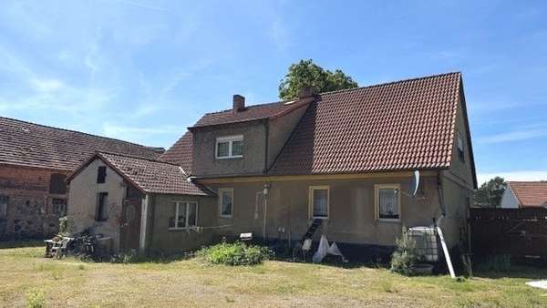 Hofansicht - Einfamilienhaus in 03172 Schenkendöbern mit 98m² kaufen