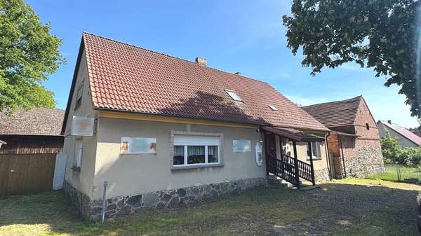 Straßenansicht - Einfamilienhaus in 03172 Schenkendöbern mit 98m² kaufen