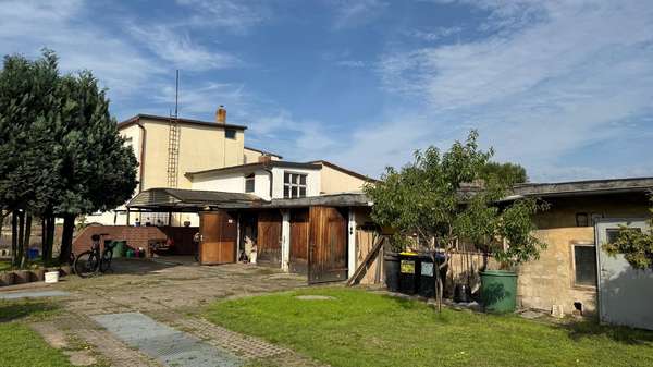Ansicht vom hinteren Grundstück Ansicht vom hinteren Grundstück - Einfamilienhaus in 03130 Spremberg mit 140m² kaufen