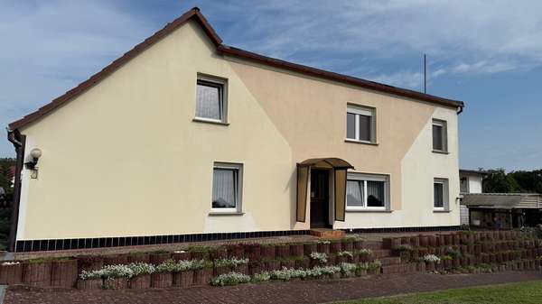 Seitenansicht Seitenansicht - Einfamilienhaus in 03130 Spremberg mit 140m² kaufen